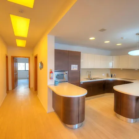 Bright And Spacious 3 Bedroom With Breathtaking Views - Goslm-5 *