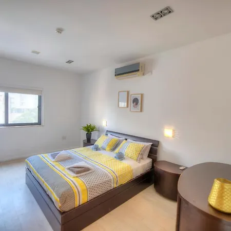 Bright And Spacious 3 Bedroom With Breathtaking Views - Goslm-5 Sliema