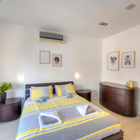 Apartman Bright And Spacious 3 Bedroom With Breathtaking Views - Goslm-5