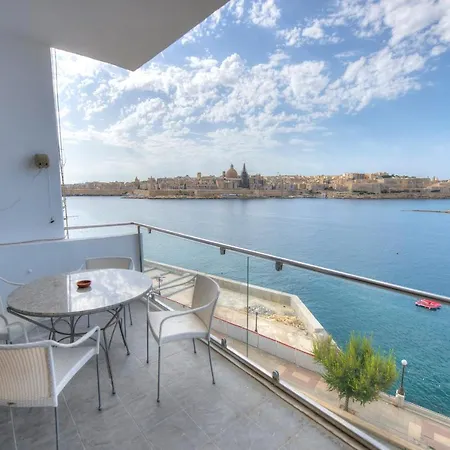 Bright And Spacious 3 Bedroom With Breathtaking Views - Goslm-5 *