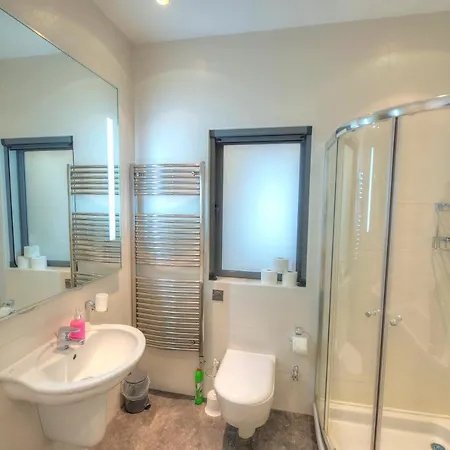 Апартаменты Bright And Spacious 3 Bedroom With Breathtaking Views - Goslm-5 *