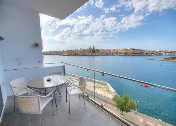 Bright And Spacious 3 Bedroom With Breathtaking Views - Goslm-5 *